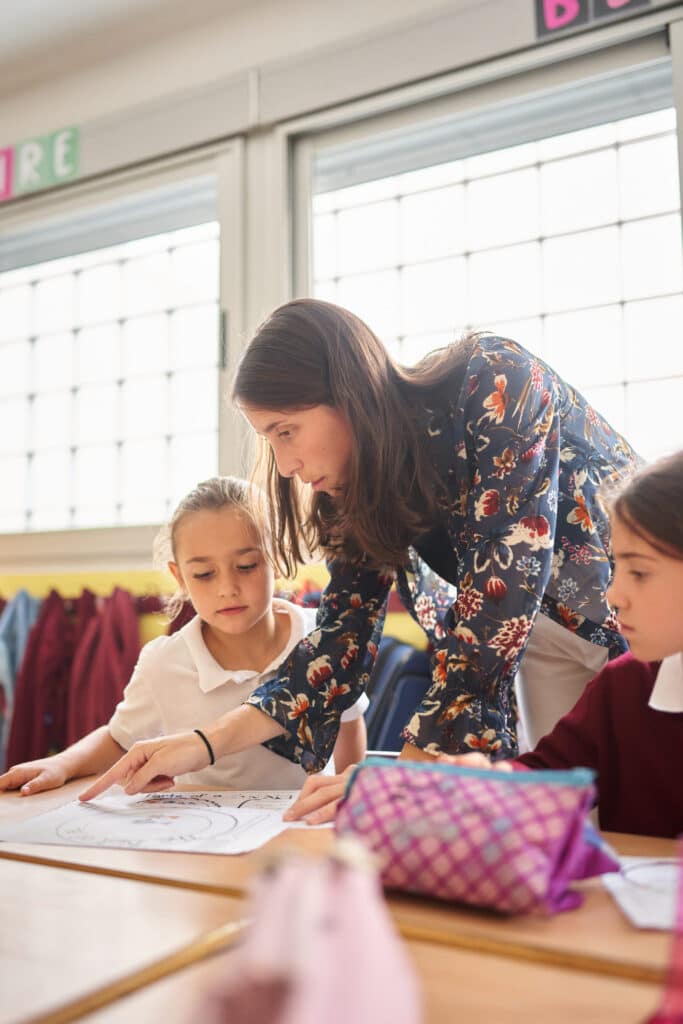 colegios con primaria y secundaria